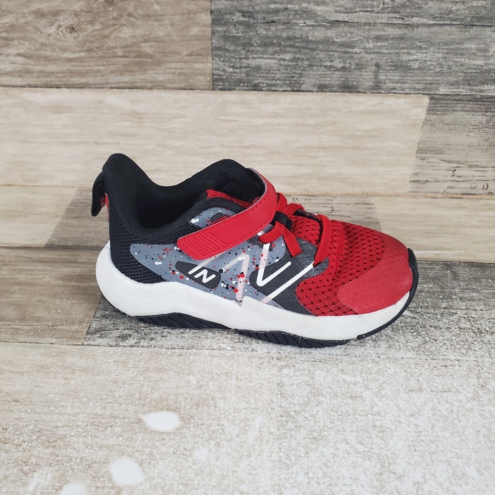 New Balance Rave Run V2 Kids Shoes Sz 9 M Red Black Gray White Mesh Sneakers